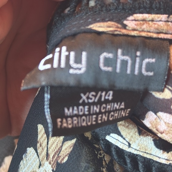 NWT beautiful flowing blouse - Picture 8 of 9